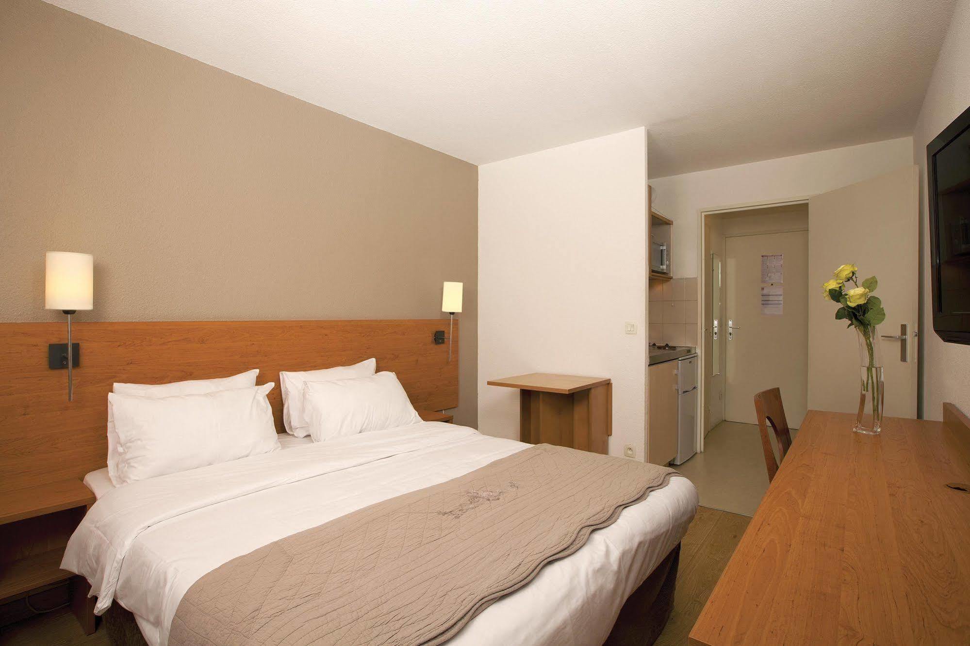 Sejours & Affaires Pantin Charles De Gaulle Aparthotel Exteriör bild